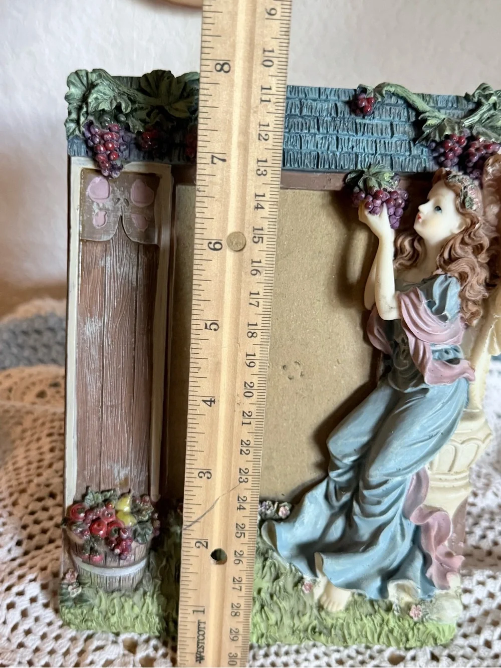 90s Cherub Seraphim Angel Ornate Grape Vine and Fruit Basket Frame 3X4.5